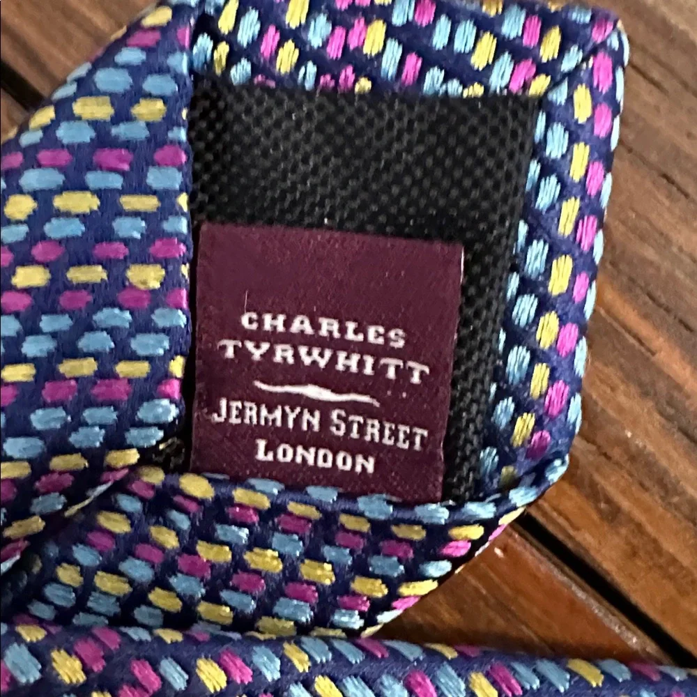 Silk tie, brooch, necklace, multicolor
